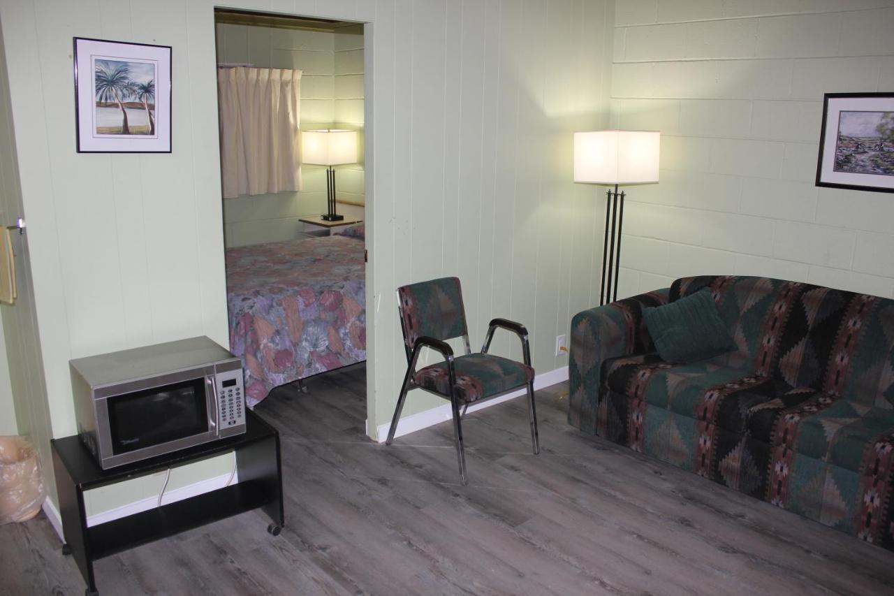 Flamingo Motel Penticton Exterior photo